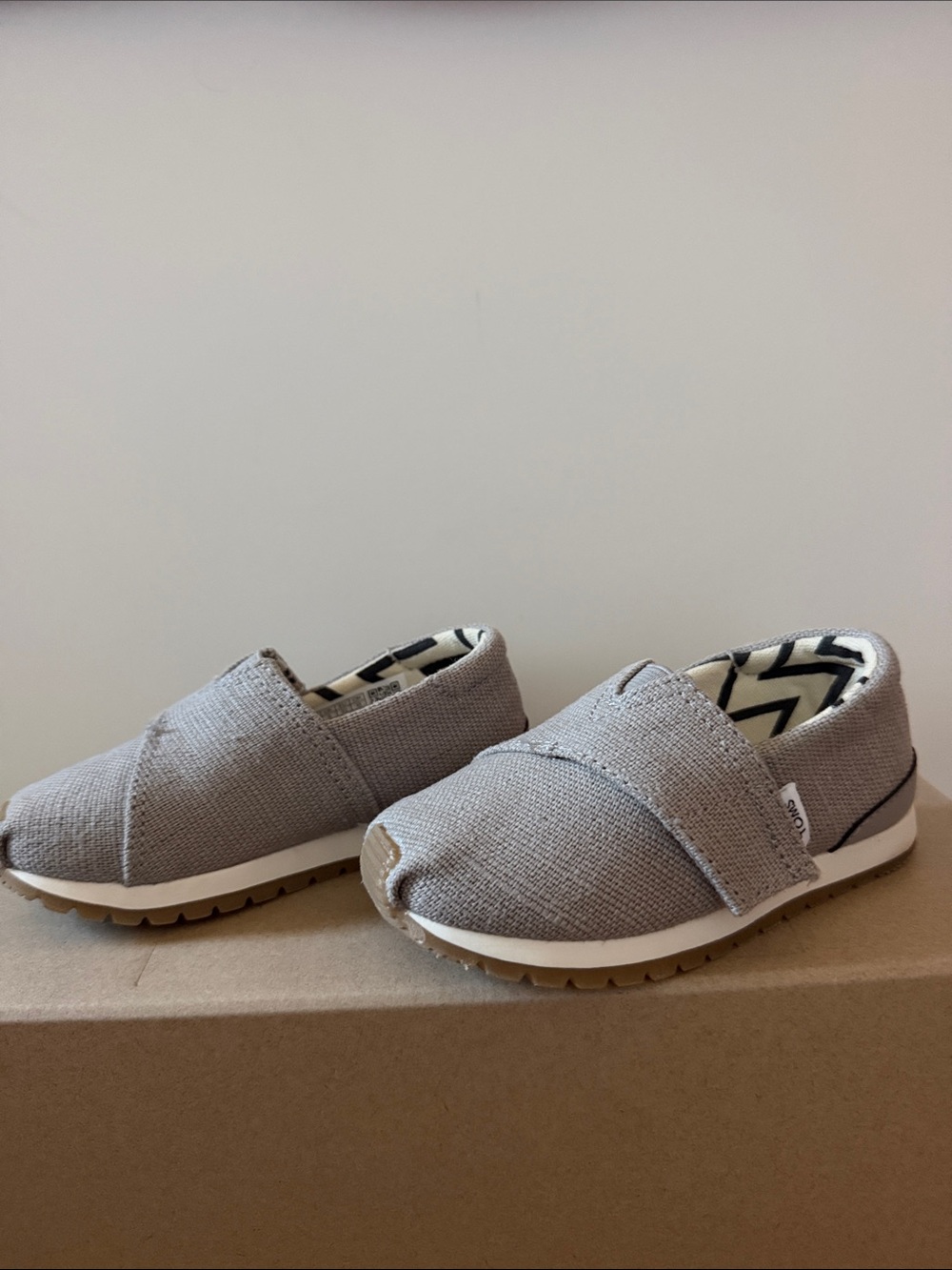 TOMS | Toddler size 6 | Resident Plus Kids Sneaker
